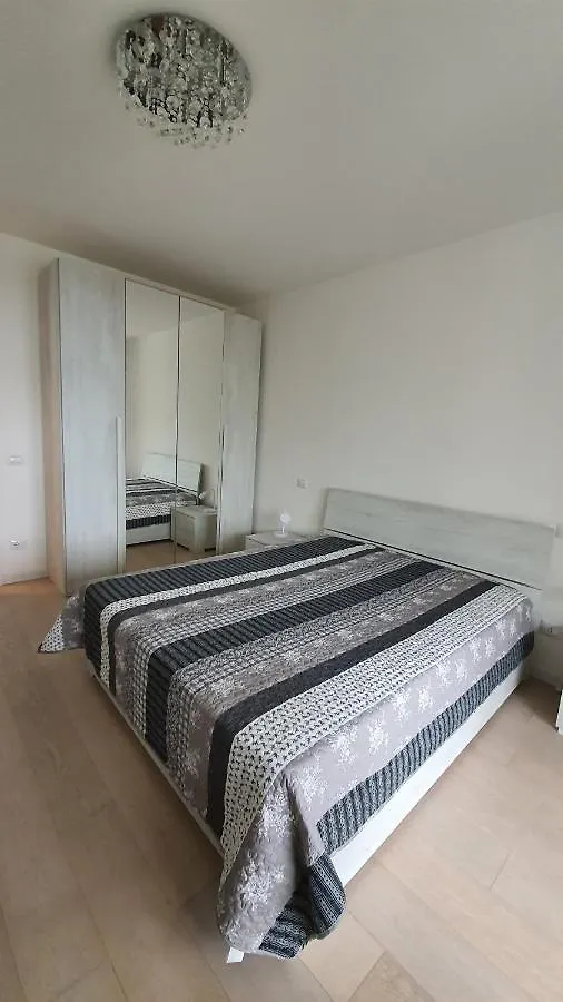 לידו די ג'סולו Isola Blu Luxury Apartment 0*, לידו די ג'סולו איטליה